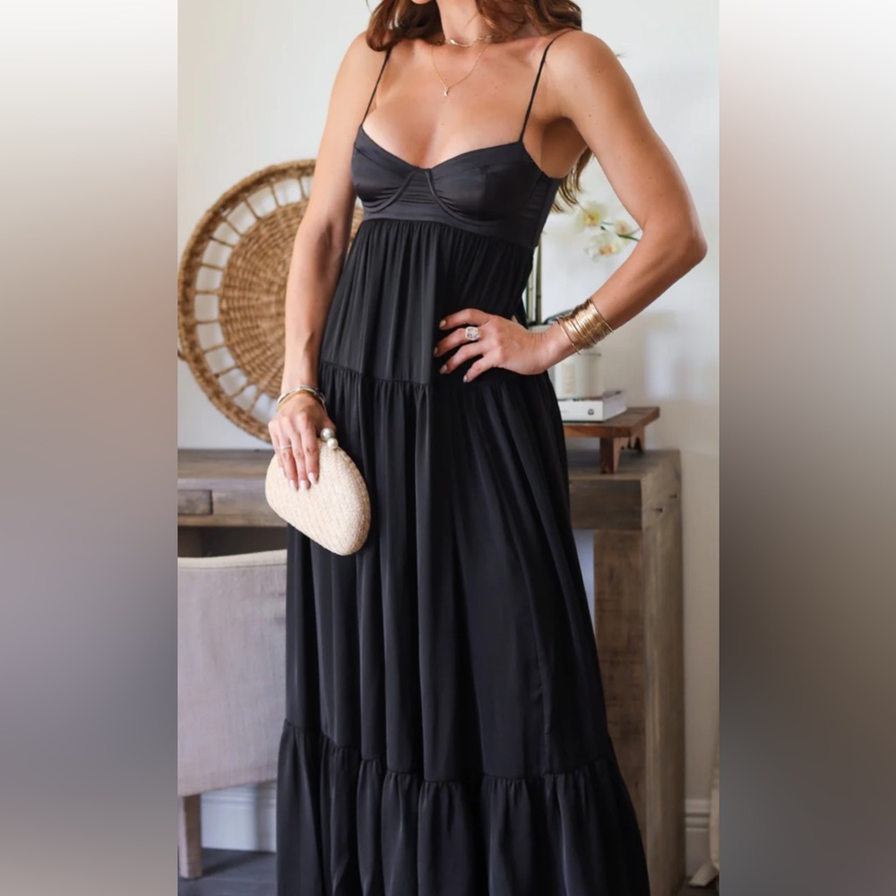 The Paola Maxi Dress Black